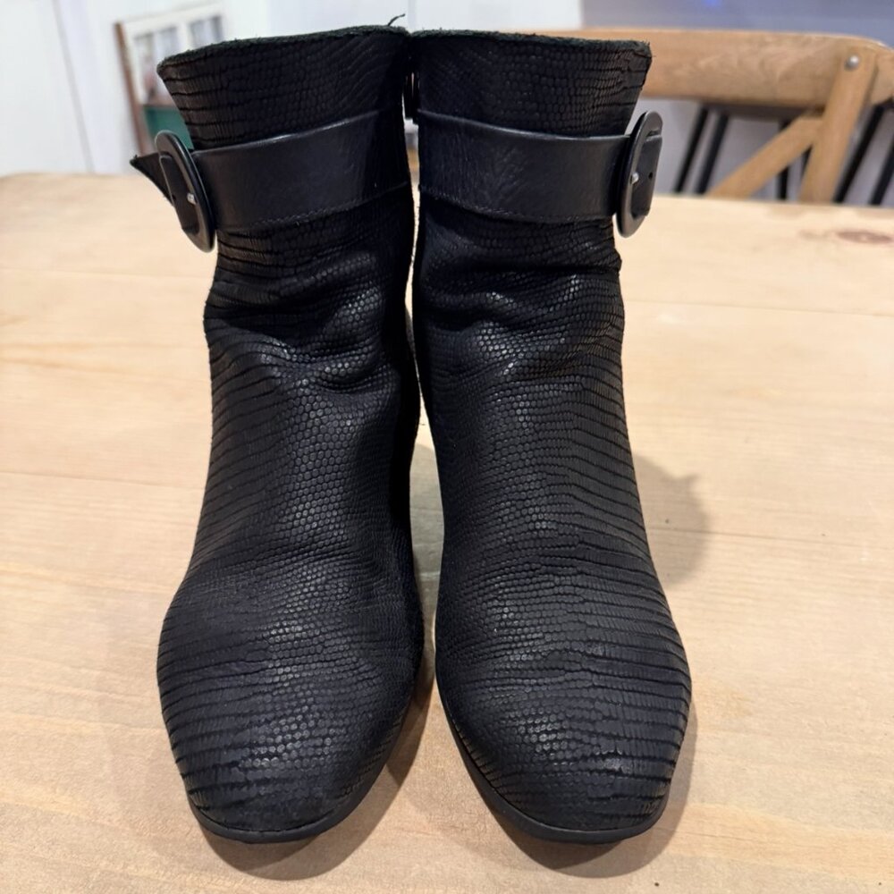 Arche Black Mid Leather Side Zip boot with Buckle Size 38